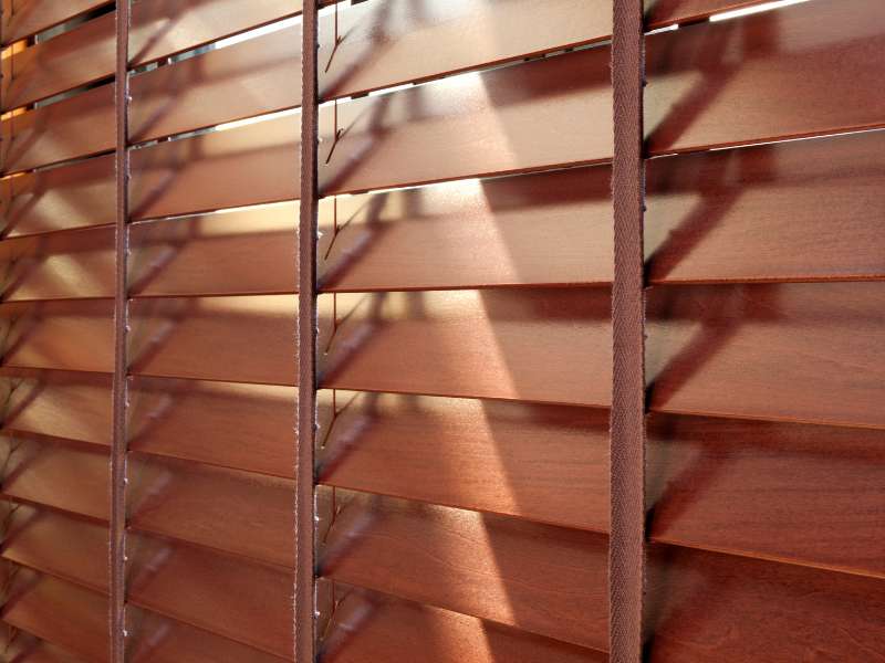 Fitting wooden blinds Falkirk